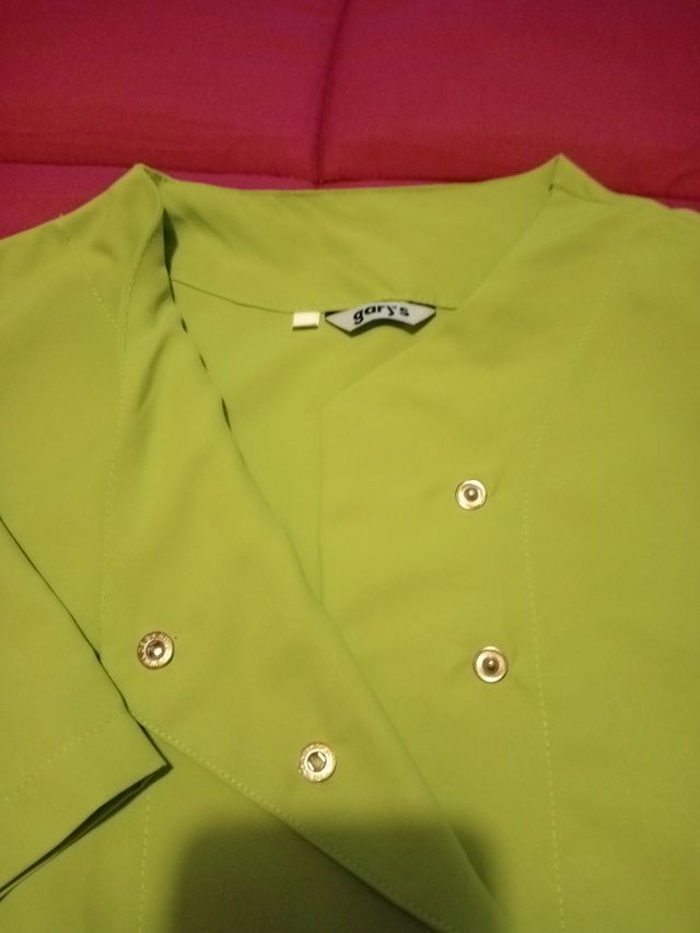 Camisa uniforme de estética o peluquería 