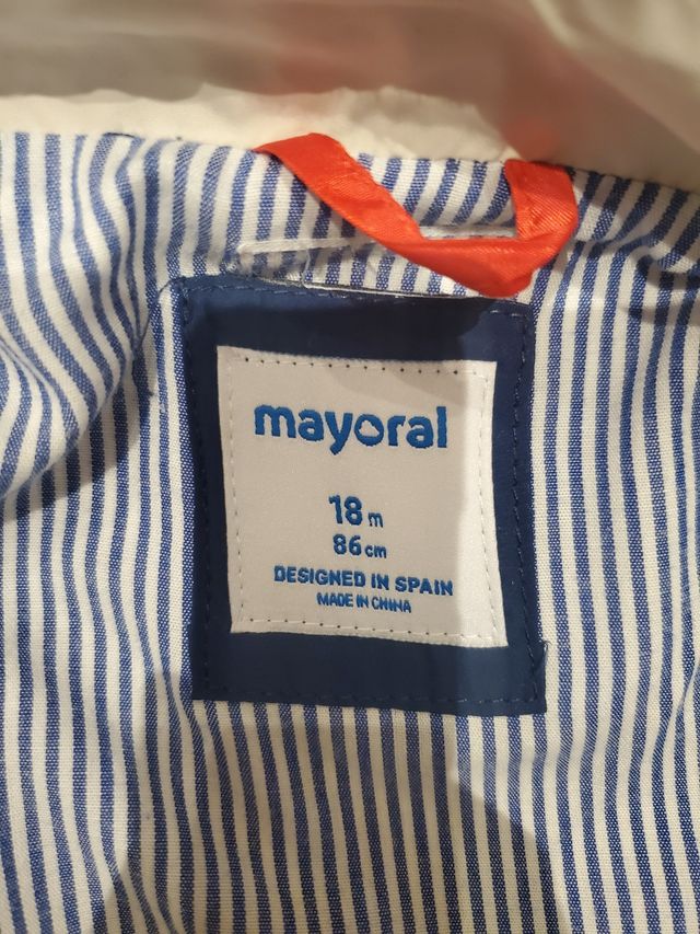 Chubasquero Mayoral talla 18meses
