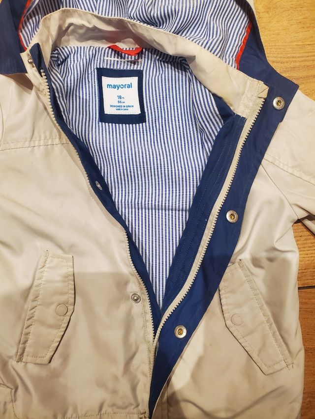 Chubasquero Mayoral talla 18meses