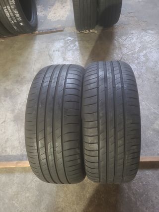VENDO 2 NEUMÁTICOS  EN PERFECTO  ESTADO