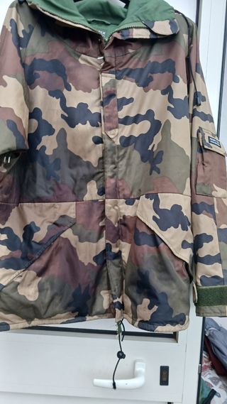 giacca militare nuova.