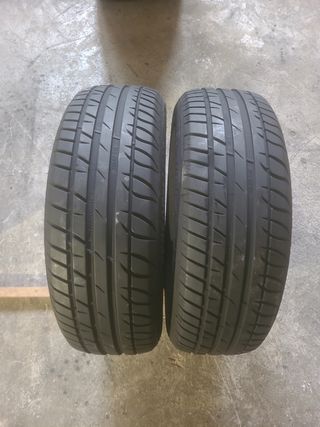 VENDO 2 NEUMÁTICOS EN PERFECTO EATADO