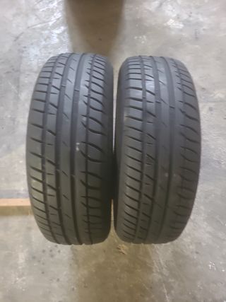 VENDO 2 NEUMÁTICOS EN PERFECTO EATADO