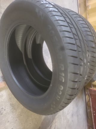 VENDO 2 NEUMÁTICOS EN PERFECTO EATADO