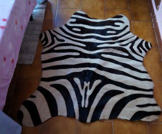 Alfombra Piel de Vaca estampado cebra 110 cm x 95