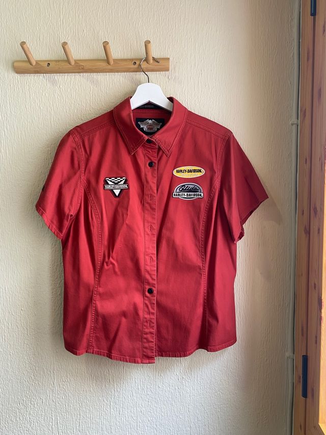 camisa roja parches - harley davidson