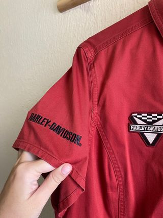 camisa roja parches - harley davidson