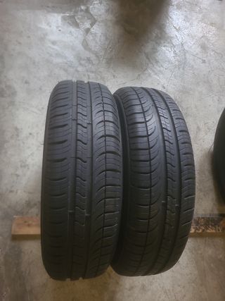 Vendo 2 Neumáticos  en perfecto  estado 