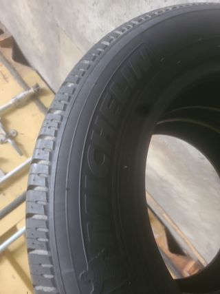 Vendo 2 Neumáticos  en perfecto  estado 