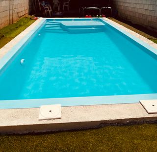 Piscina de poliester 8x3 con playa