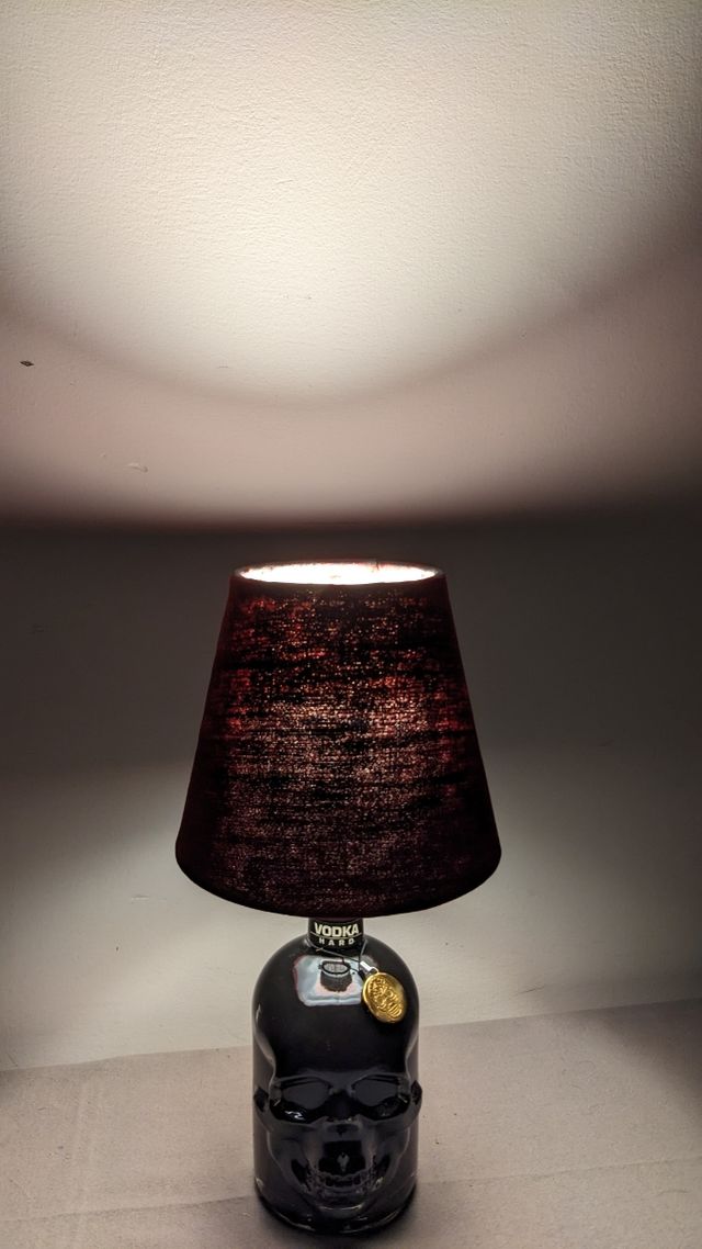 Lampada vodka teschio