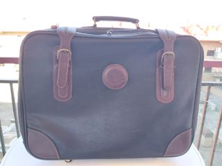 Maleta de piel de viaje. Marca Nobuck.