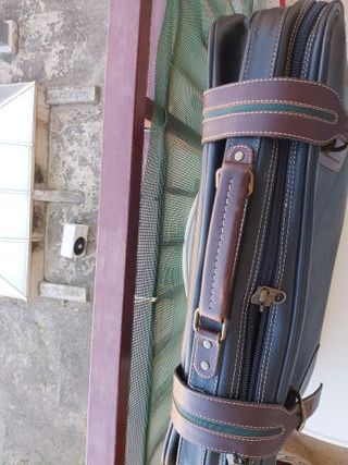 Maleta de piel de viaje. Marca Nobuck.