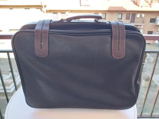 Maleta de piel de viaje. Marca Nobuck.