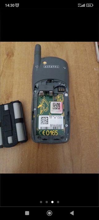 Viejo teléfono Alcatel Be 4 piezas