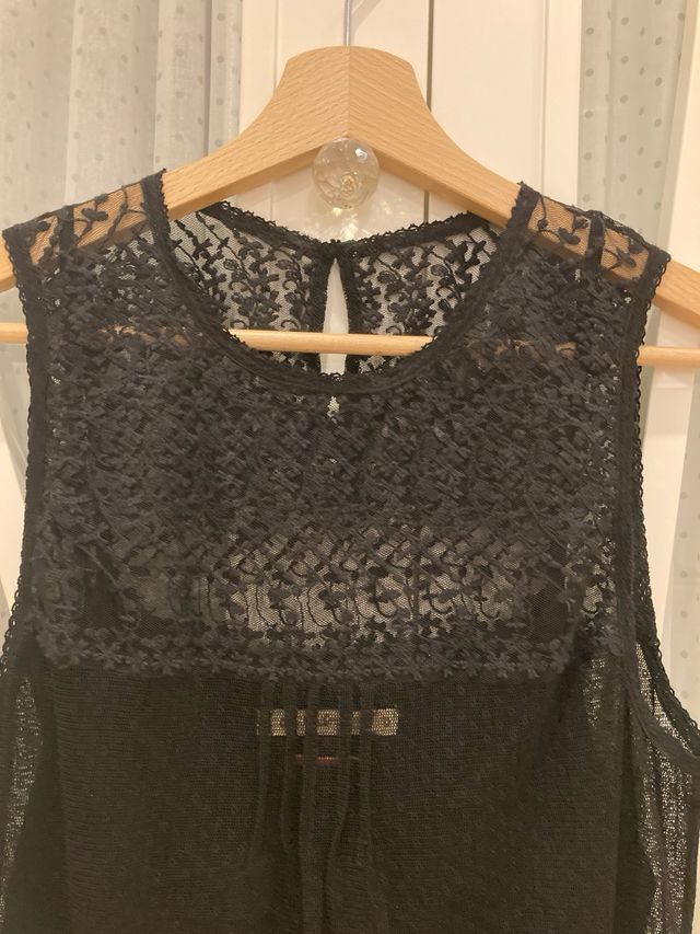 Top de gasa y encaje Bershka