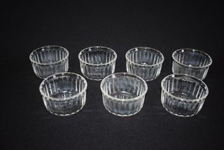 Conjunto de 7 taças em vidro ondulado (pudins/outr