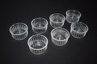 Conjunto de 7 taças em vidro ondulado (pudins/outr