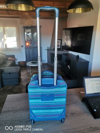 Maleta apta cabina avion marca KIPLING