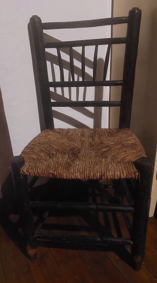 Antigua silla con culo de enea.(15%DESCUENTO.)