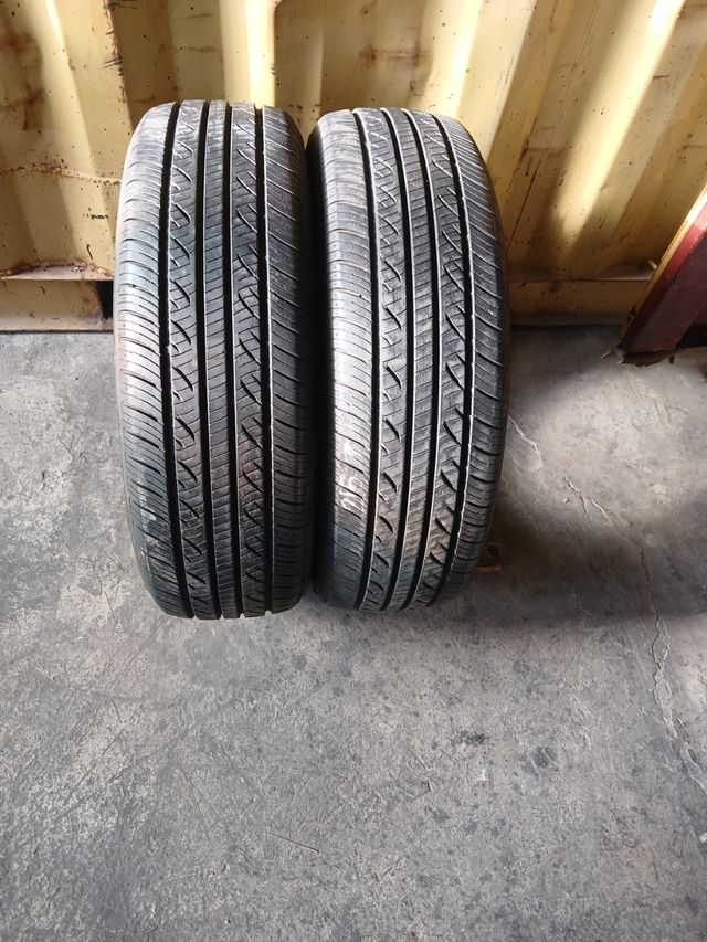 VENDO 2 NEUMÁTICOS EN PERFECTO  ESTADO