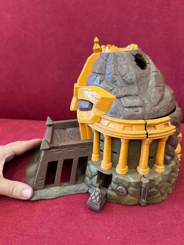 giocattilo castello dei girmiti