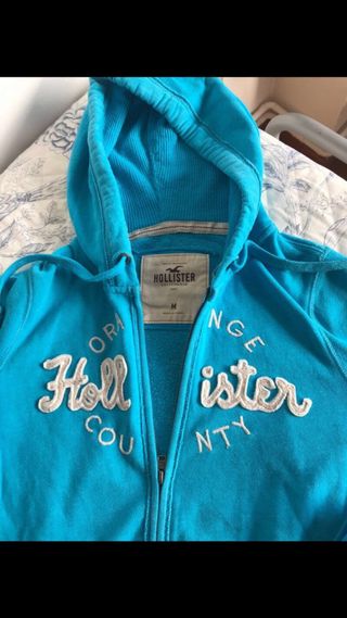 Camisetas y chaqueta Hollister