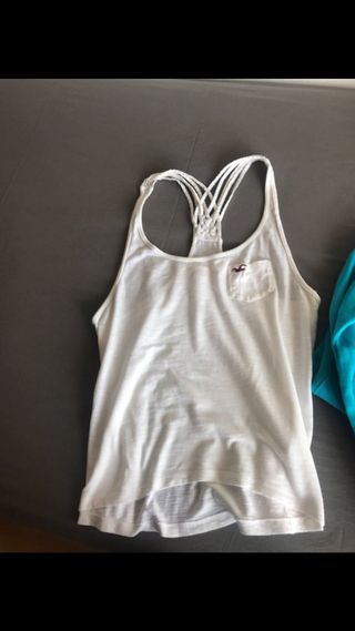 Camisetas y chaqueta Hollister