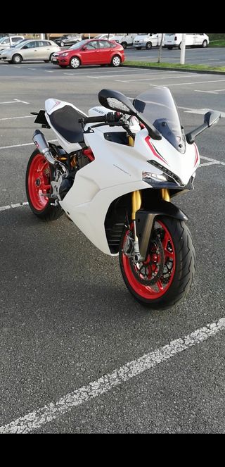 (ÚNICA)DUCATI SUPERSPORT S 937  +-120cv (15.900km)