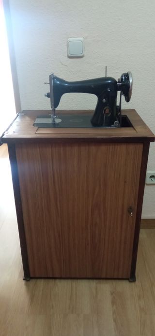 Maquina de coser Alfa