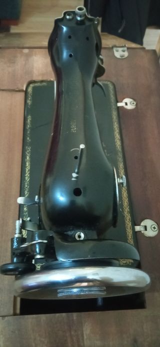 Maquina de coser Alfa