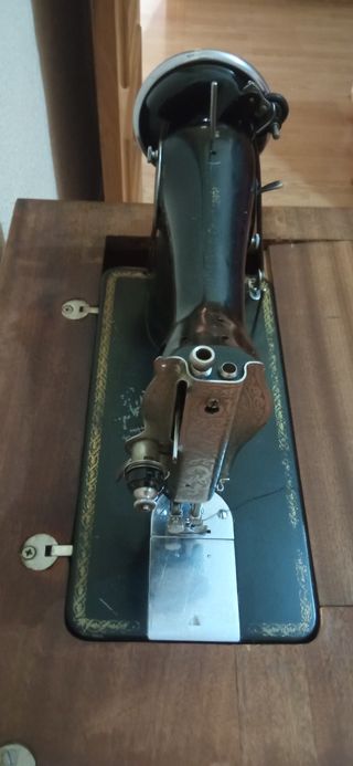 Maquina de coser Alfa
