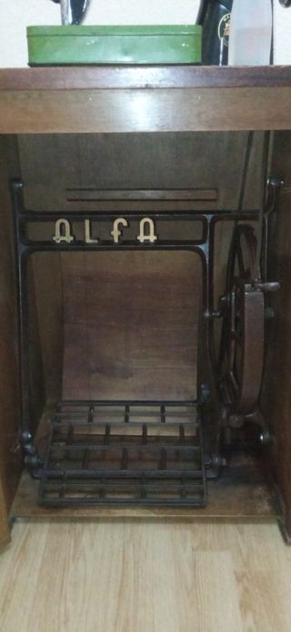 Maquina de coser Alfa