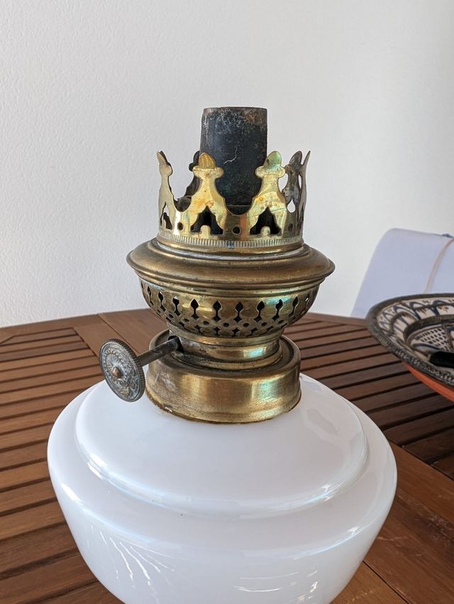 Quinqué antiguo de opalina