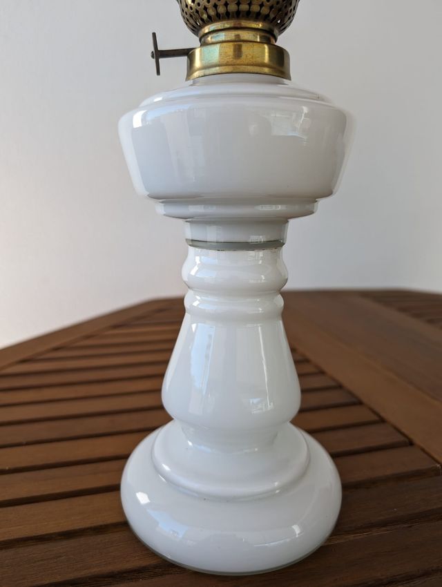 Quinqué antiguo de opalina