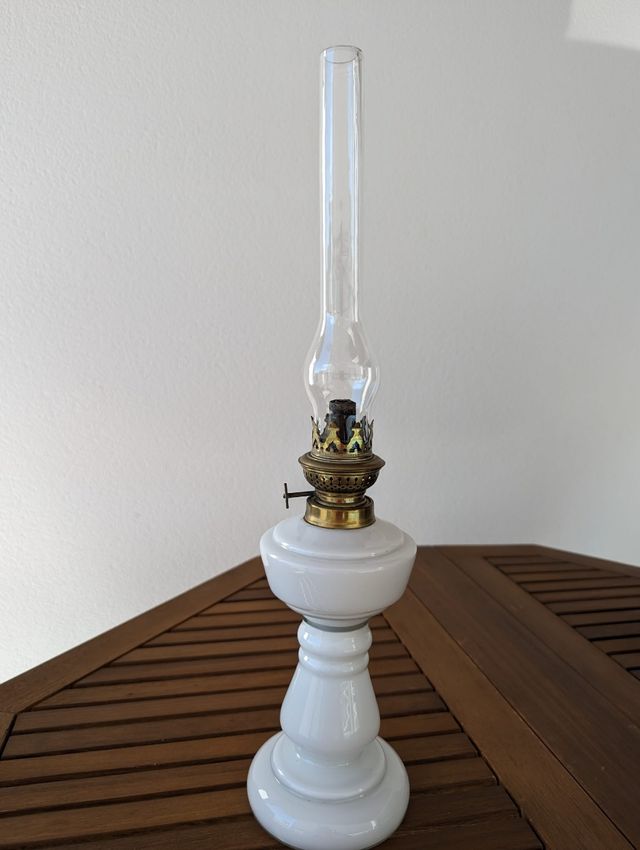 Quinqué antiguo de opalina