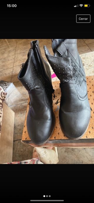 Botines con tachuelas