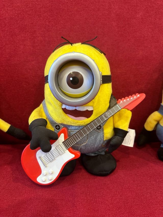 Giocattoli peluche Minions canta e balla