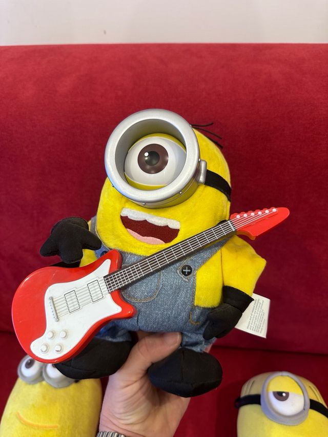 Giocattoli peluche Minions canta e balla