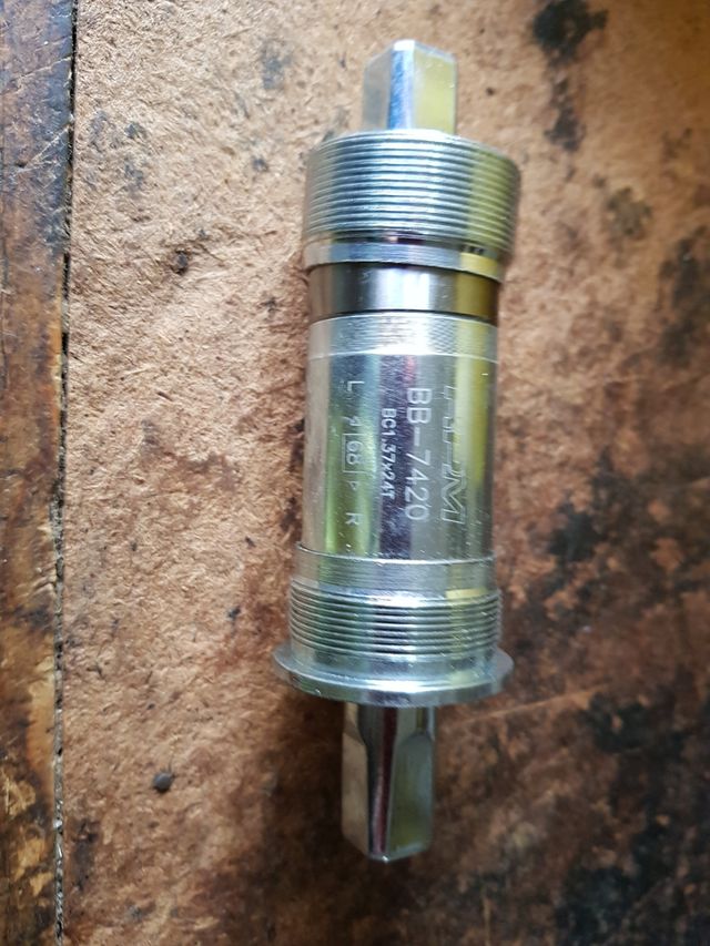 CARTRIDGE BOTTOM BRACKET