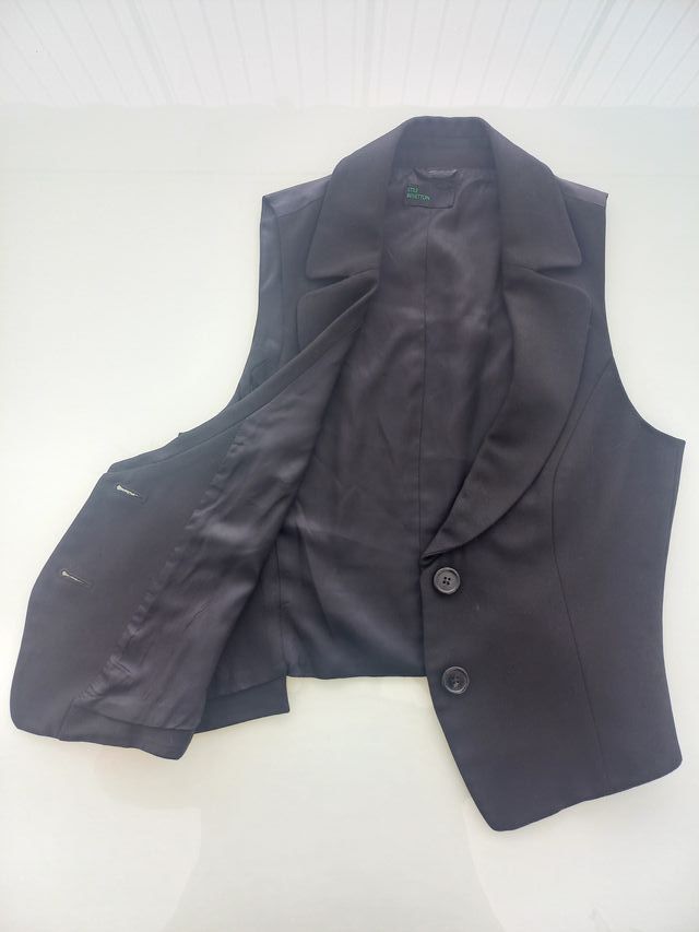 Chaleco gilet negro de mujer Stile Benetton