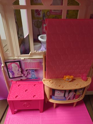 Casa di Barbie, richiudibile e portatile