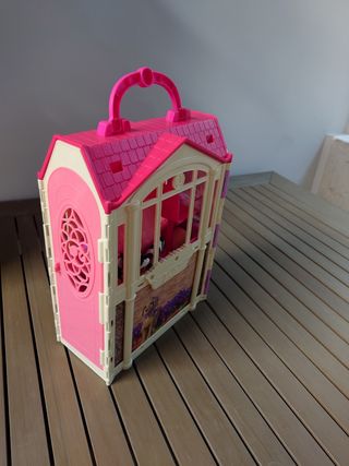 Casa di Barbie, richiudibile e portatile
