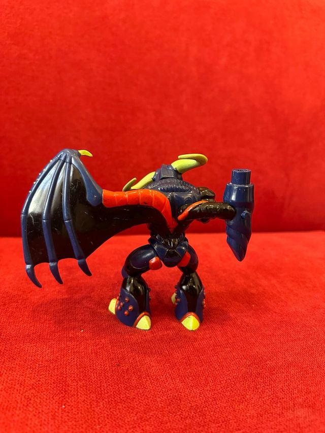 Personaggio dei Gormiti da collezione con magneti