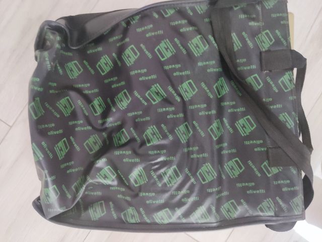 Maquina de escribir antigua