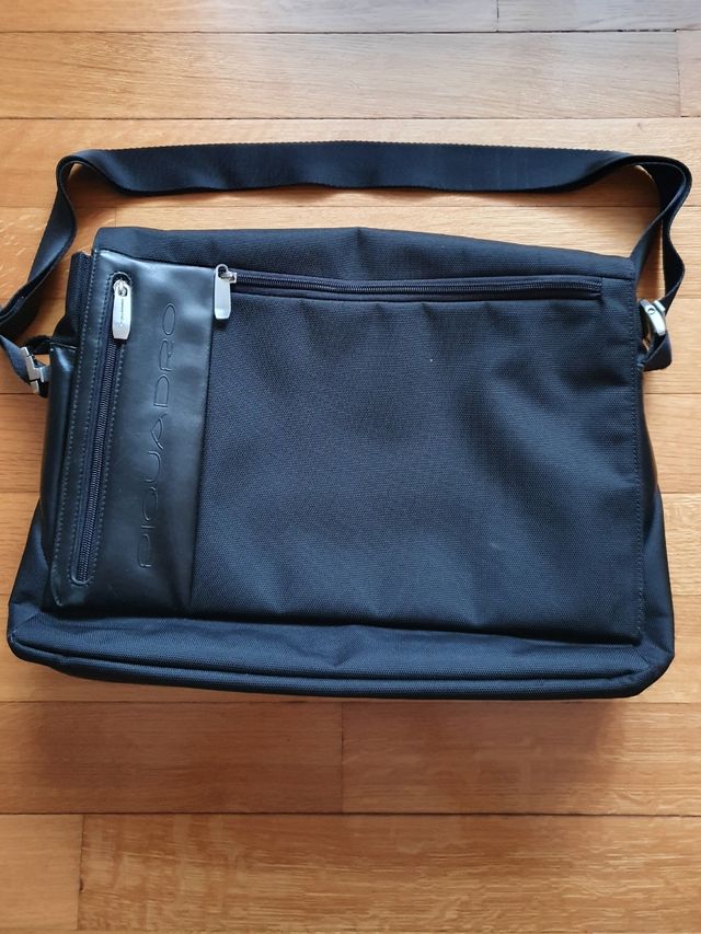 Borsa tracolla PIQUADRO