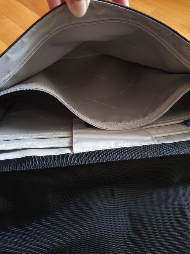 Borsa tracolla PIQUADRO