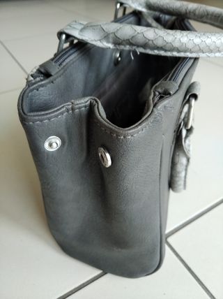 Borsa a mano rigida nuova