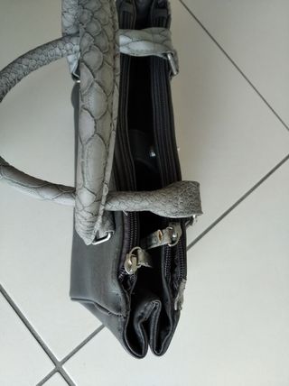 Borsa a mano rigida nuova