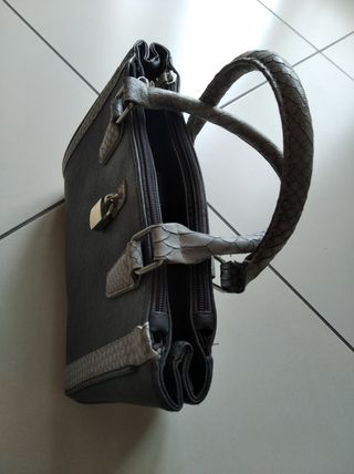 Borsa a mano rigida nuova